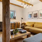 Semesterbostad Peene Hus