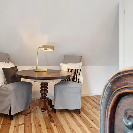 Semesterbostad Peene Hus